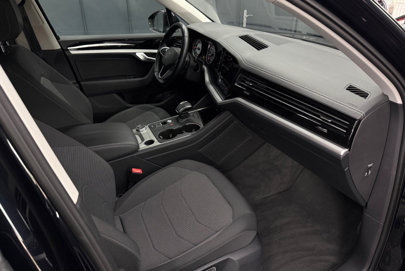  Ponuka vozidiel / Volkswagen Touareg 3.0 V6 TDI SCR Elegance 4Motion Tiptronic - video