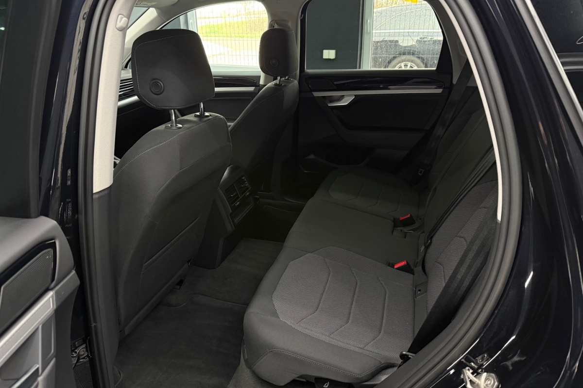 Ponuka vozidiel / Volkswagen Touareg 3.0 V6 TDI SCR Elegance 4Motion Tiptronic - video