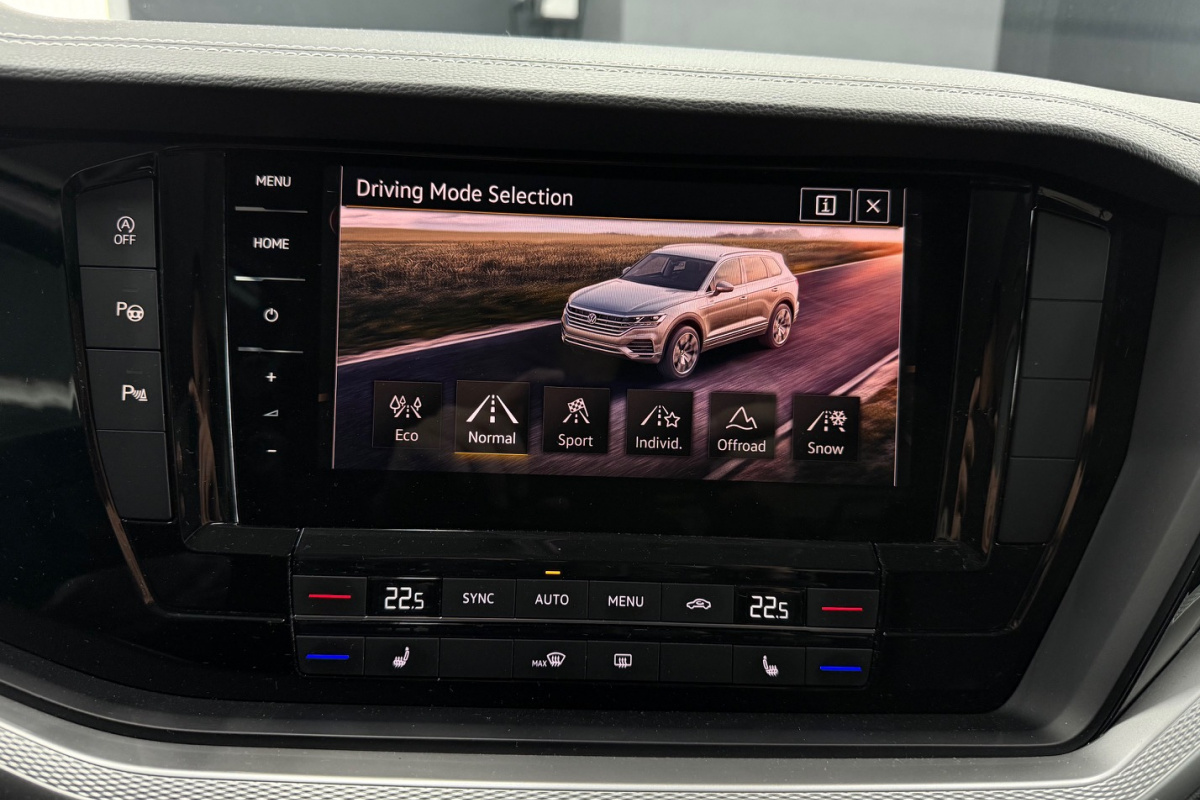 Ponuka vozidiel / Volkswagen Touareg 3.0 V6 TDI SCR Elegance 4Motion Tiptronic - video Ponuka vozidiel / Volkswagen Touareg 3.0 V6 TDI SCR Elegance 4Motion Tiptronic - video