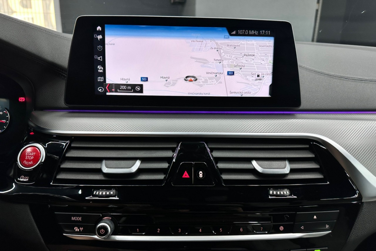 Ponuka vozidiel / BMW M5 4.4 V8 xDrive Remus - video