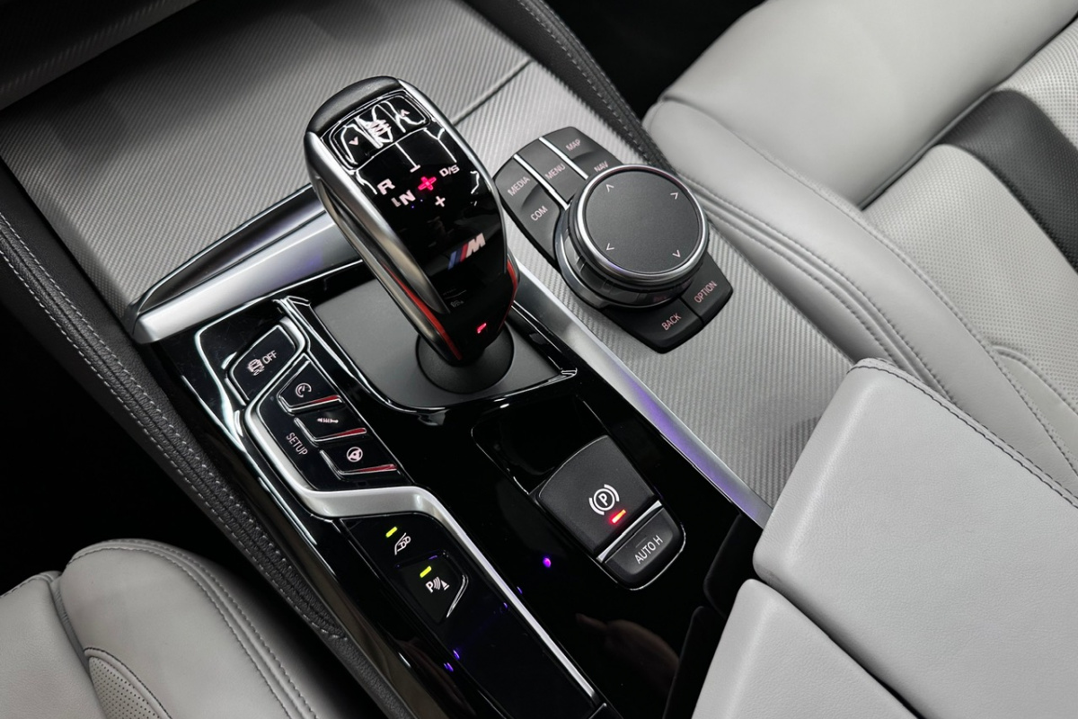 Ponuka vozidiel / BMW M5 4.4 V8 xDrive Remus - video