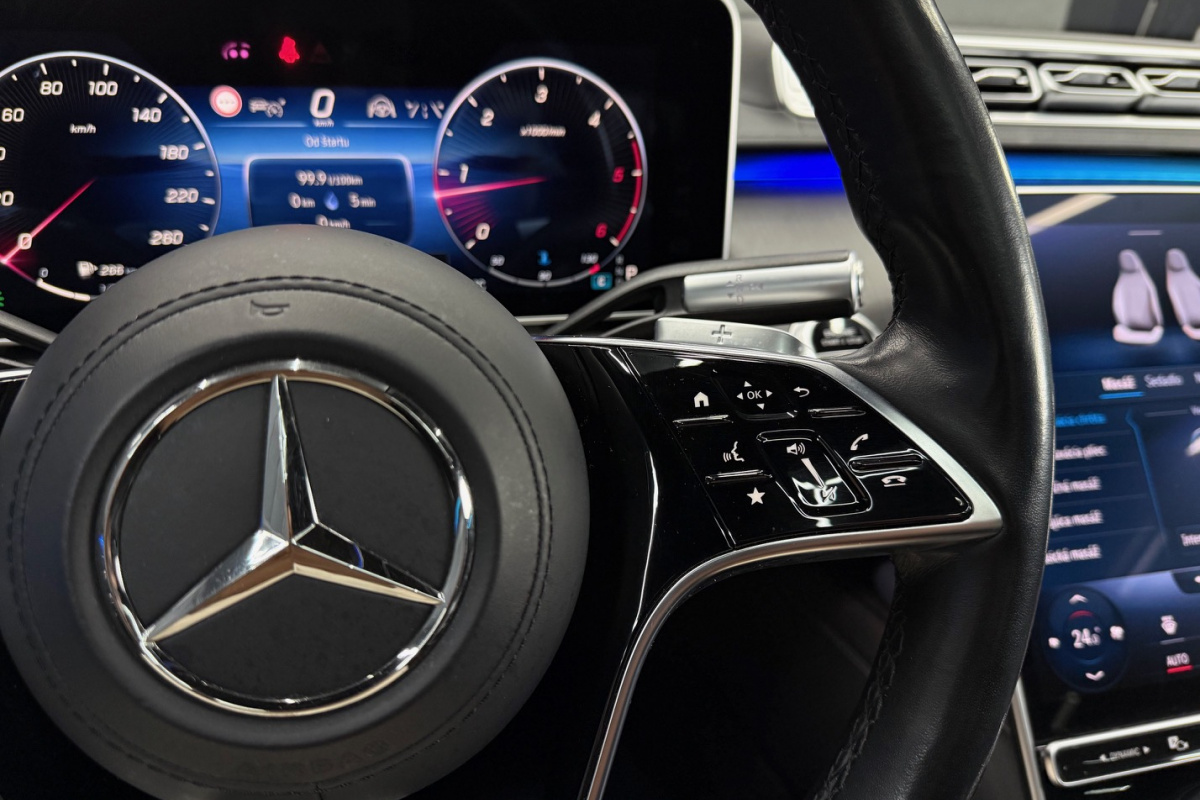 Ponuka vozidiel / Mercedes-Benz S trieda Sedan 350 d 4MATIC A/T - video