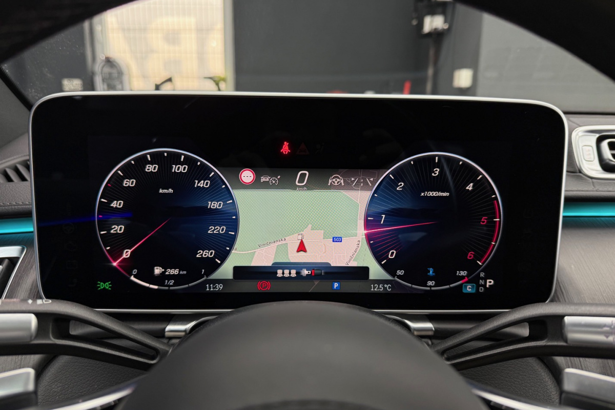 Ponuka vozidiel / Mercedes-Benz S trieda Sedan 350 d 4MATIC A/T - video