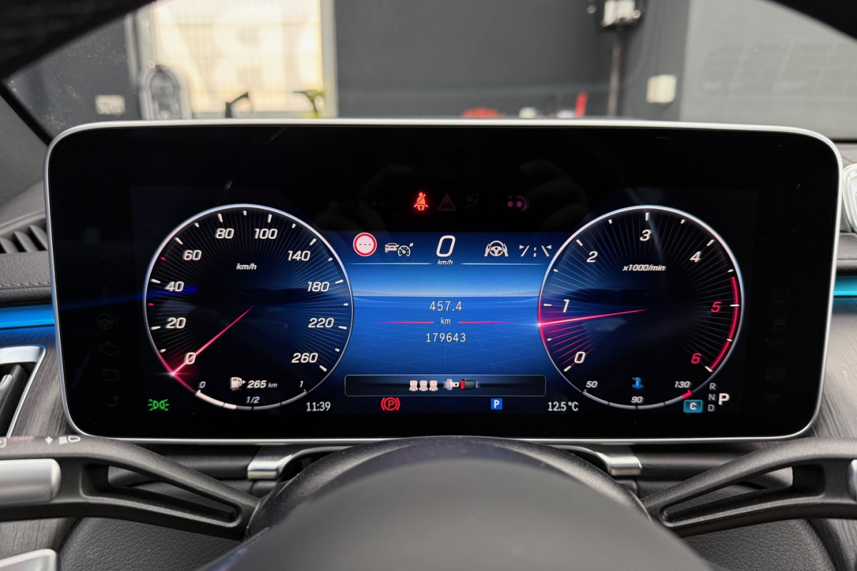 Ponuka vozidiel / Mercedes-Benz S trieda Sedan 350 d 4MATIC A/T - video