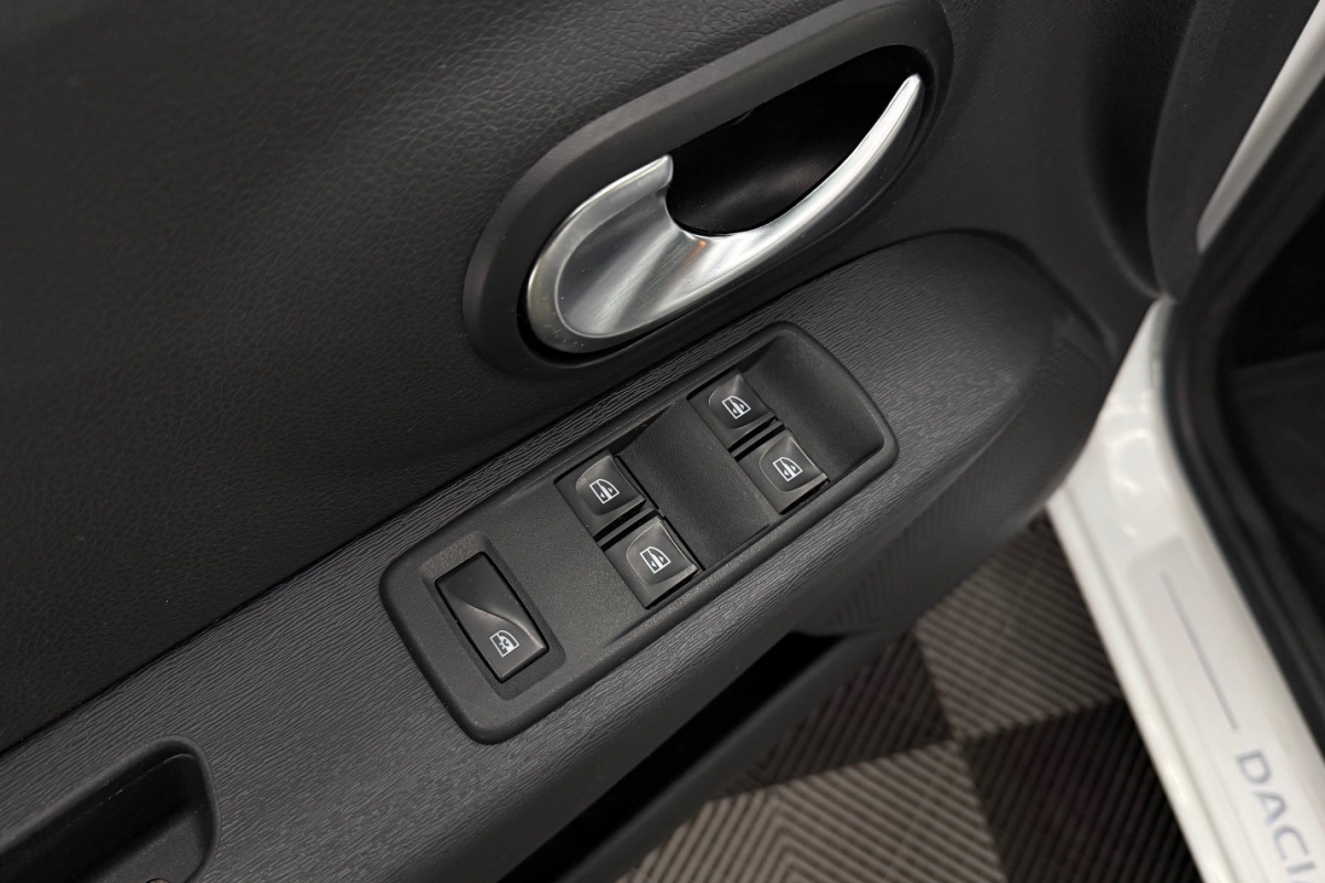 Ponuka vozidiel / Dacia Lodgy 1.6 SCe Access - video Ponuka vozidiel / Dacia Lodgy 1.6 SCe Access - video