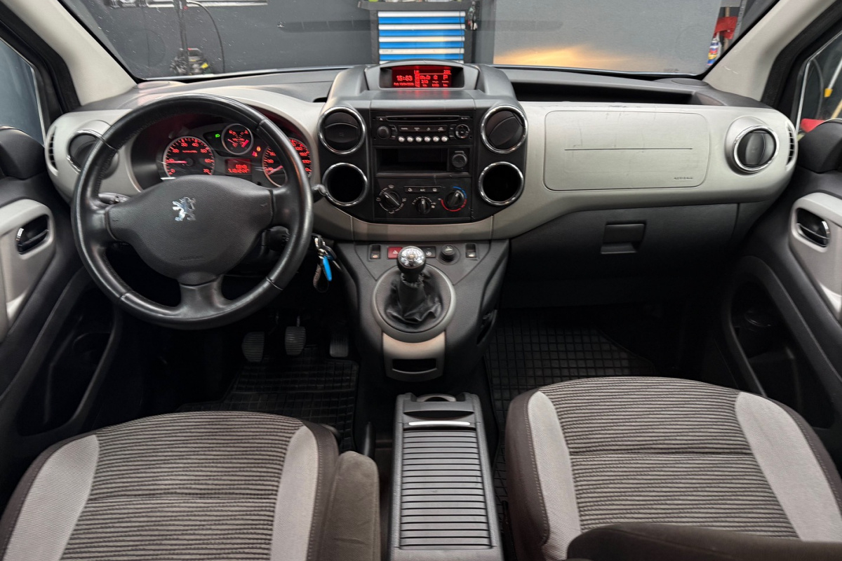 Ponuka vozidiel / Peugeot Partner Tepee 1.6 HDi FAP 92k Happy Family - video