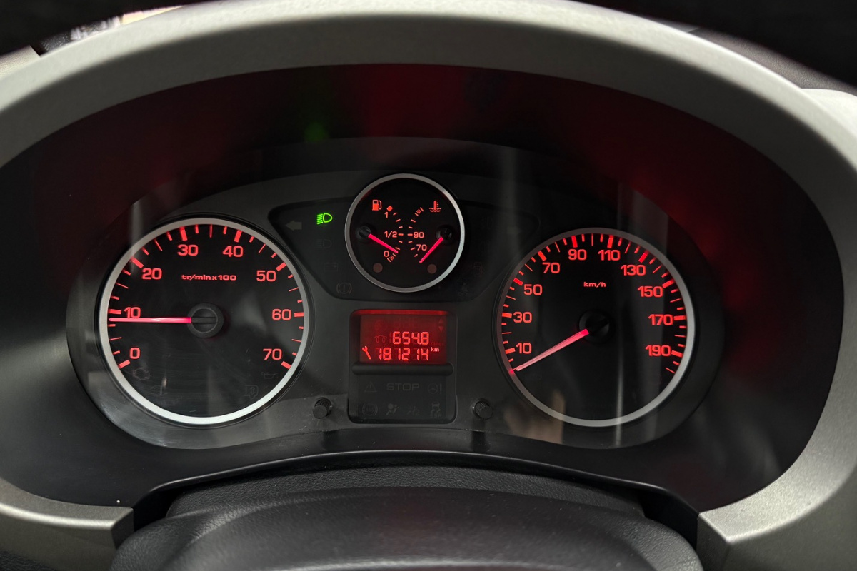 Ponuka vozidiel / Peugeot Partner Tepee 1.6 HDi FAP 92k Happy Family - video