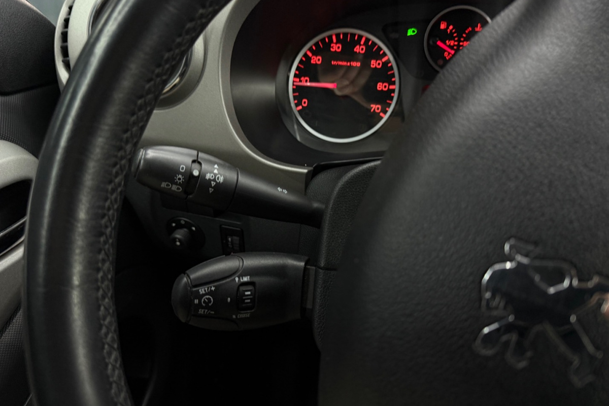 Ponuka vozidiel / Peugeot Partner Tepee 1.6 HDi FAP 92k Happy Family - video