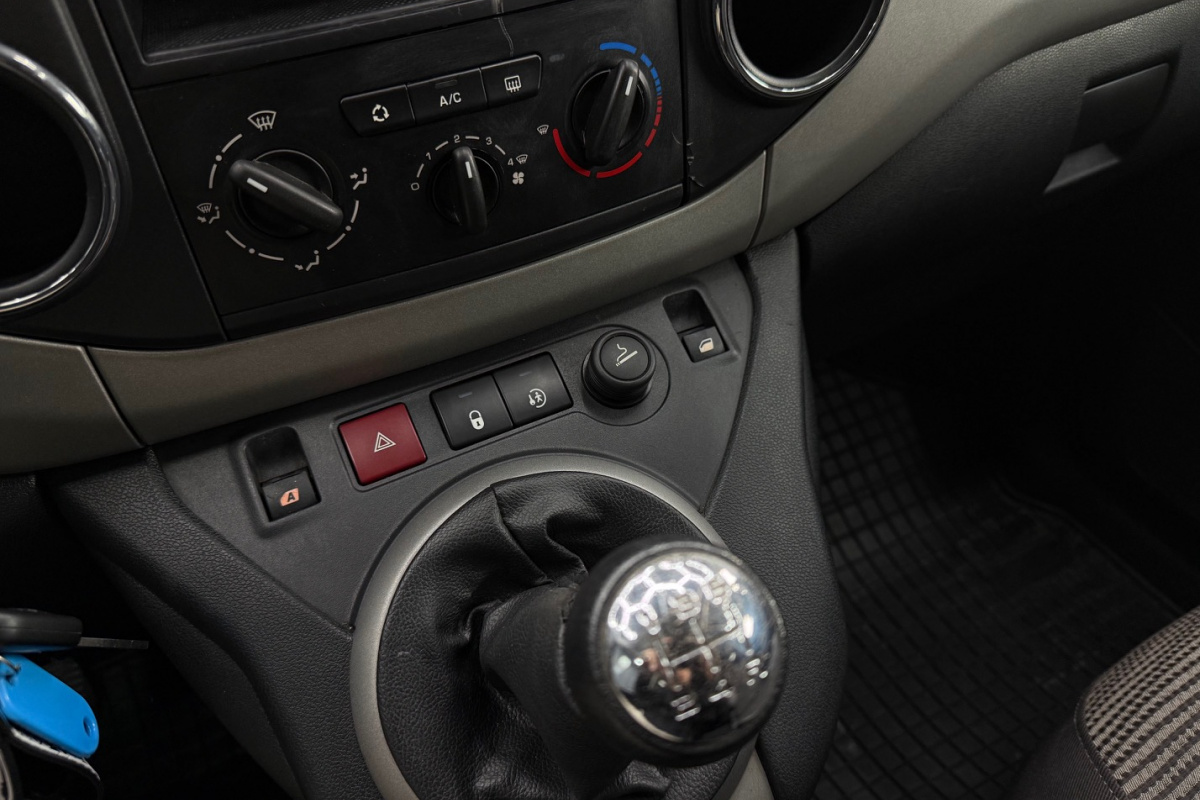 Ponuka vozidiel / Peugeot Partner Tepee 1.6 HDi FAP 92k Happy Family - video Ponuka vozidiel / Peugeot Partner Tepee 1.6 HDi FAP 92k Happy Family - video