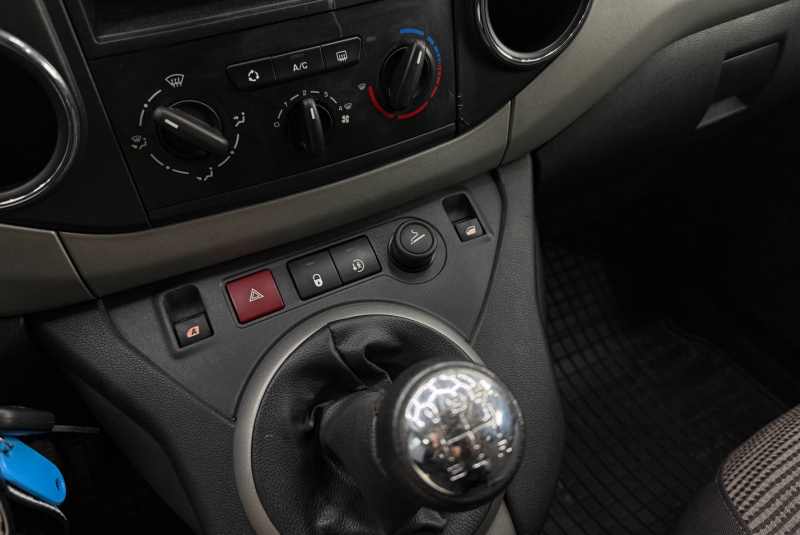  Ponuka vozidiel / Peugeot Partner Tepee 1.6 HDi FAP 92k Happy Family - video