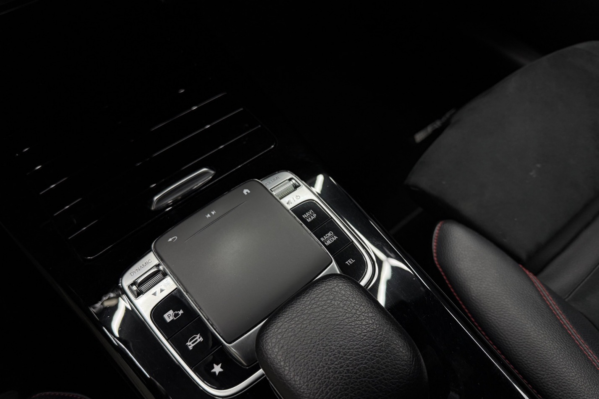 Ponuka vozidiel / Mercedes-Benz CLA Shooting Brake 220 AMG Line - video Ponuka vozidiel / Mercedes-Benz CLA Shooting Brake 220 AMG Line - video