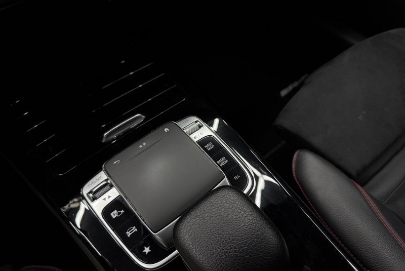  Ponuka vozidiel / Mercedes-Benz CLA Shooting Brake 220 AMG Line - video