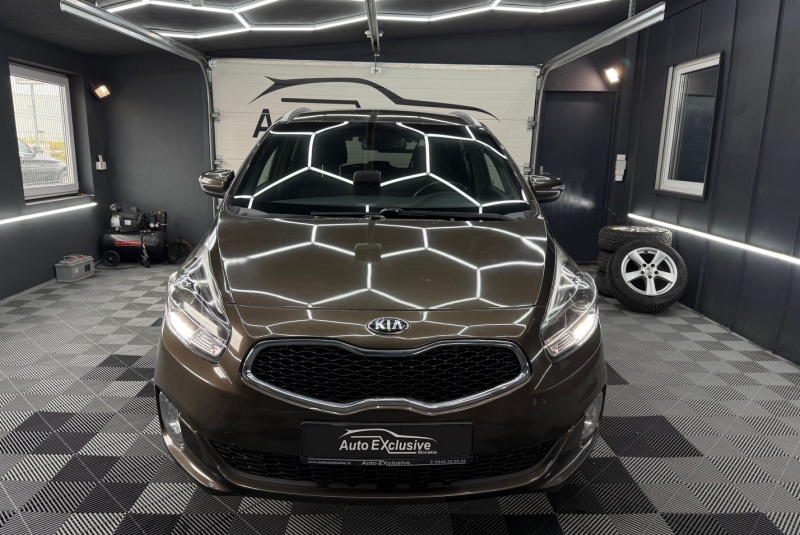Ponuka vozidiel / Kia Carens 1.7 CRDi 141k Gold A7 - video Ponuka vozidiel / Kia Carens 1.7 CRDi 141k Gold A7 - video
