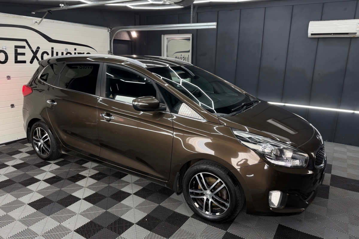 Ponuka vozidiel / Kia Carens 1.7 CRDi 141k Gold A7 - video