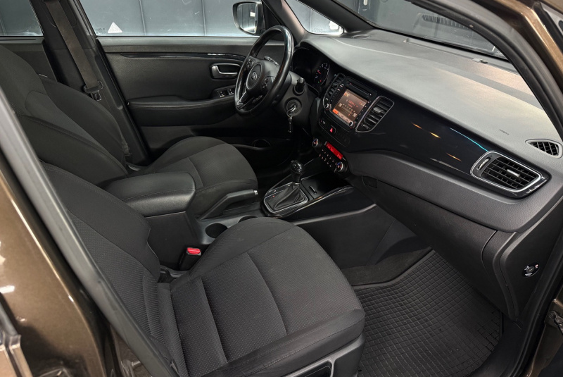  Ponuka vozidiel / Kia Carens 1.7 CRDi 141k Gold A7 - video