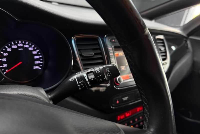 Ponuka vozidiel / Kia Carens 1.7 CRDi 141k Gold A7 - video Ponuka vozidiel / Kia Carens 1.7 CRDi 141k Gold A7 - video