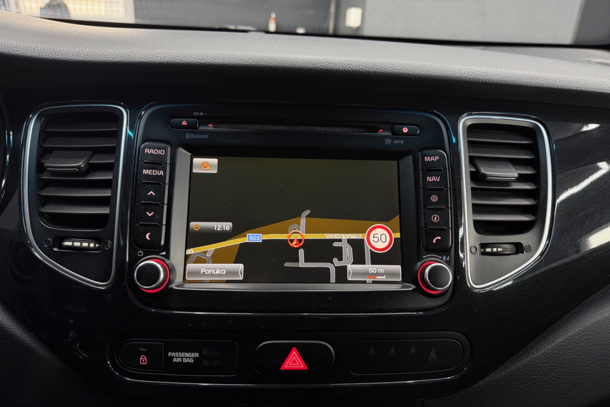 Ponuka vozidiel / Kia Carens 1.7 CRDi 141k Gold A7 - video