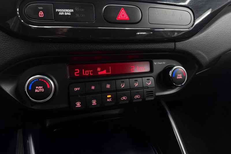 Ponuka vozidiel / Kia Carens 1.7 CRDi 141k Gold A7 - video Ponuka vozidiel / Kia Carens 1.7 CRDi 141k Gold A7 - video