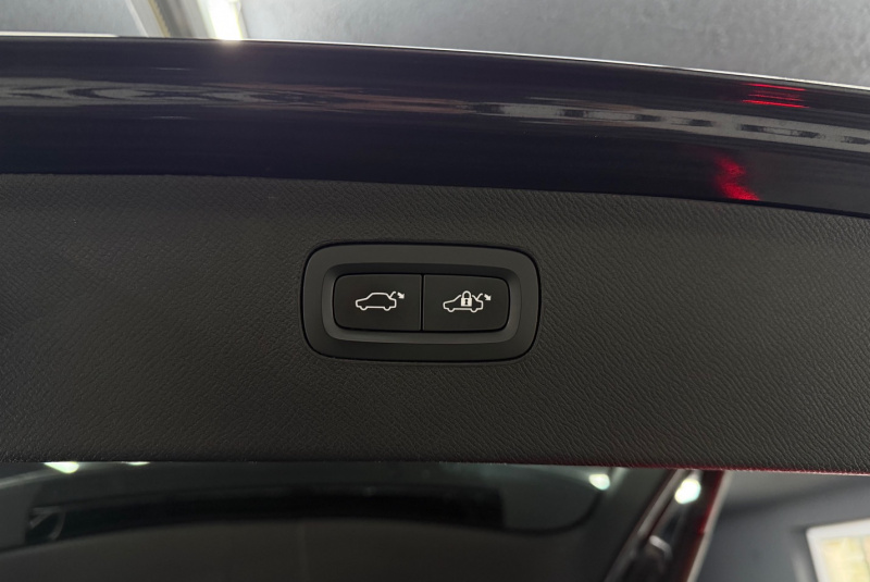  Ponuka vozidiel / Volvo XC90 D5 235k Drive-E R-Design AWD A/T - video