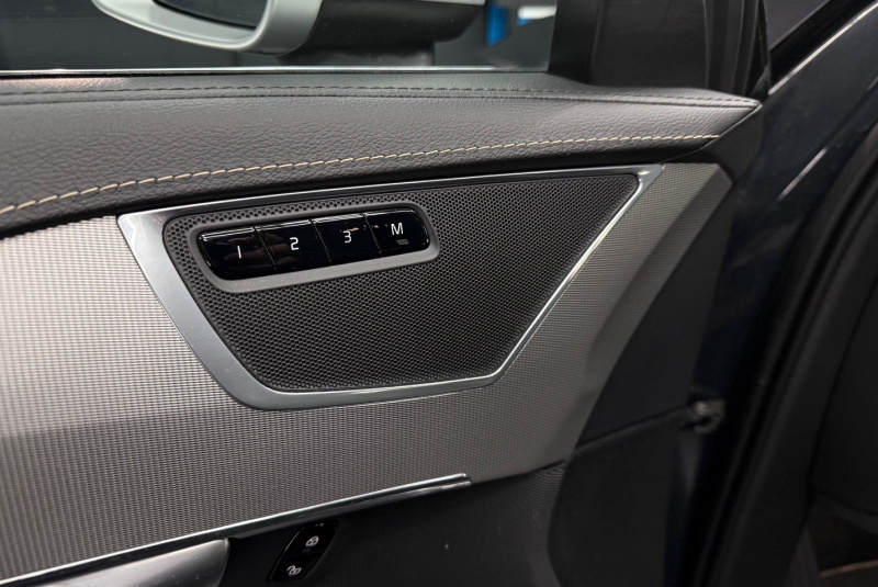  Ponuka vozidiel / Volvo XC90 D5 235k Drive-E R-Design AWD A/T - video