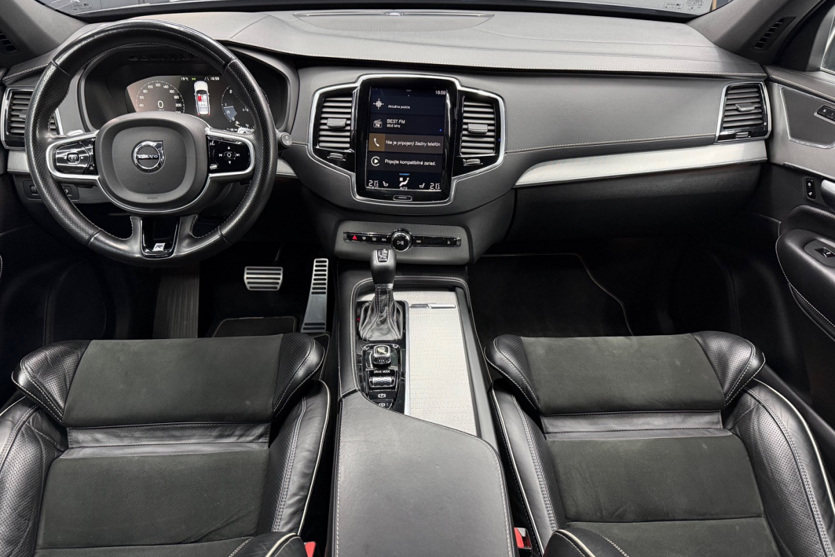 Ponuka vozidiel / Volvo XC90 D5 235k Drive-E R-Design AWD A/T - video