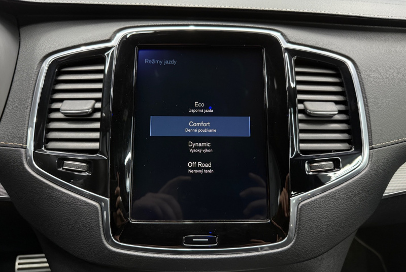  Ponuka vozidiel / Volvo XC90 D5 235k Drive-E R-Design AWD A/T - video