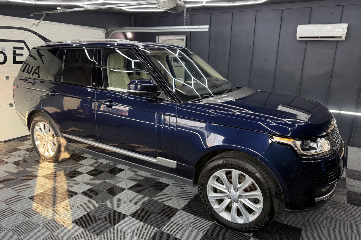 Ponuka vozidiel / Land Rover Range Rover Vogue 3.0 - video