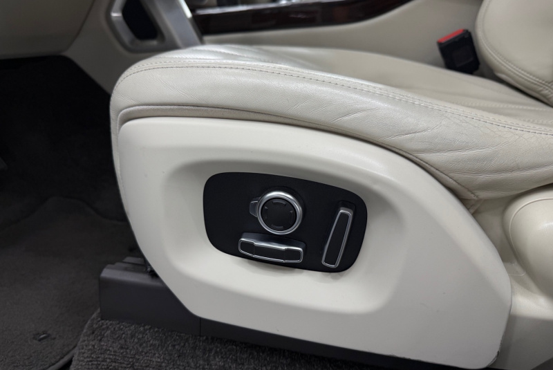  Ponuka vozidiel / Land Rover Range Rover Vogue 3.0 - video