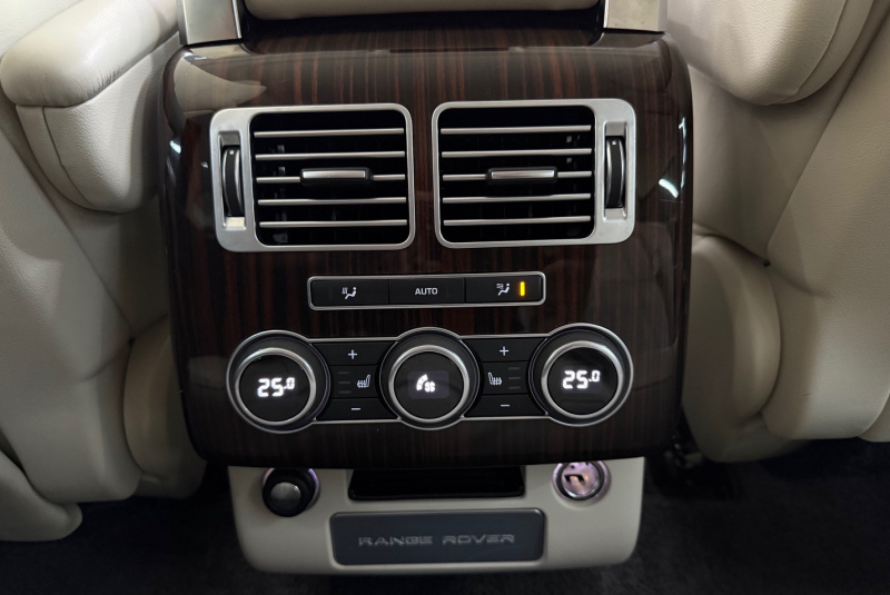 Ponuka vozidiel / Land Rover Range Rover Vogue 3.0 - video Ponuka vozidiel / Land Rover Range Rover Vogue 3.0 - video