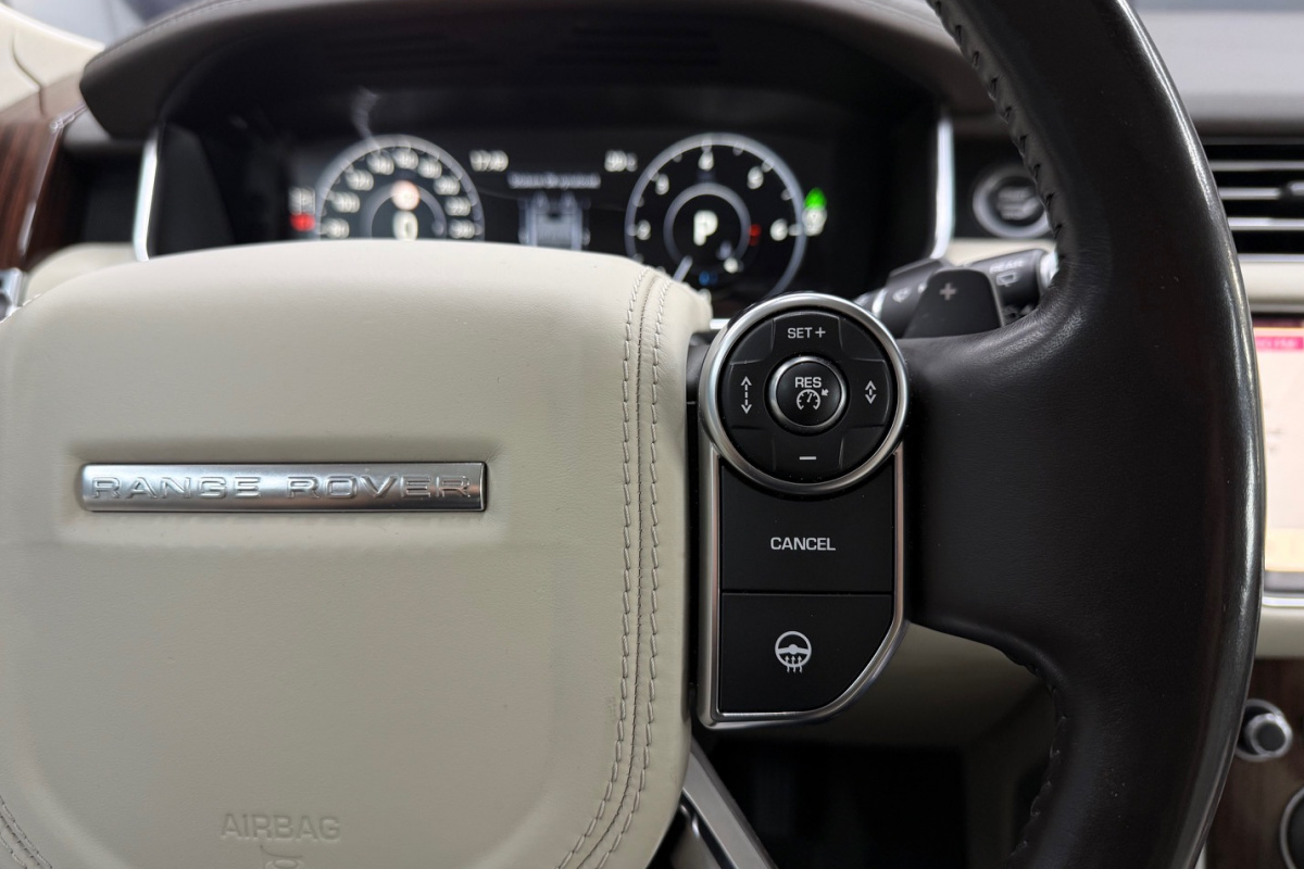 Ponuka vozidiel / Land Rover Range Rover Vogue 3.0 - video