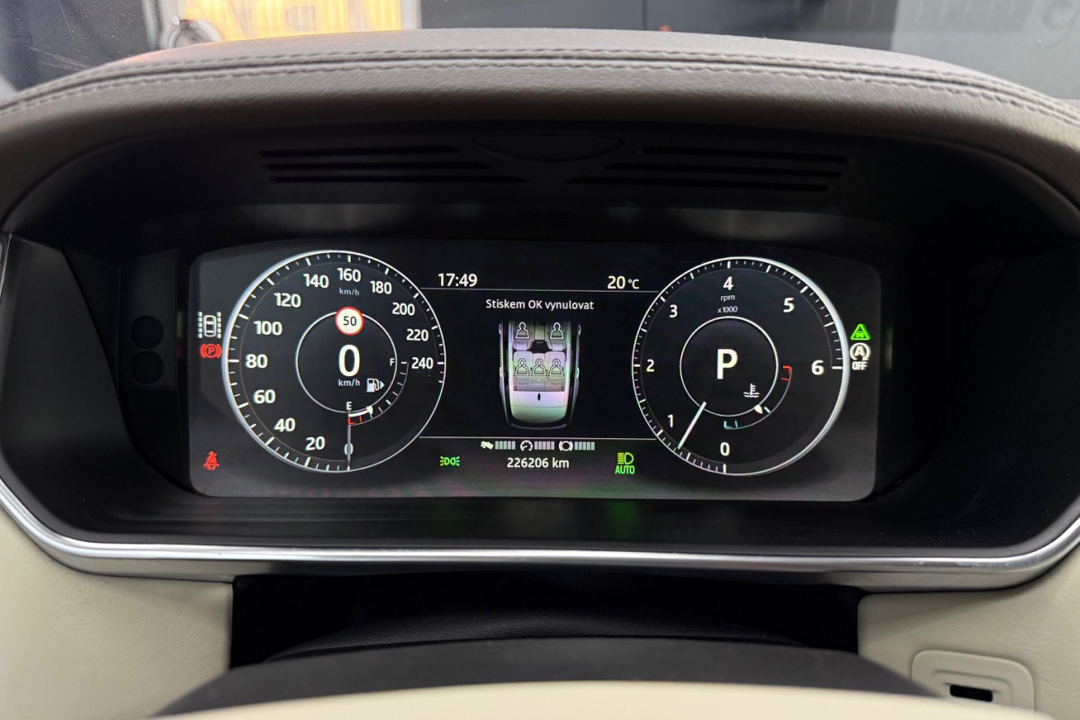 Ponuka vozidiel / Land Rover Range Rover Vogue 3.0 - video