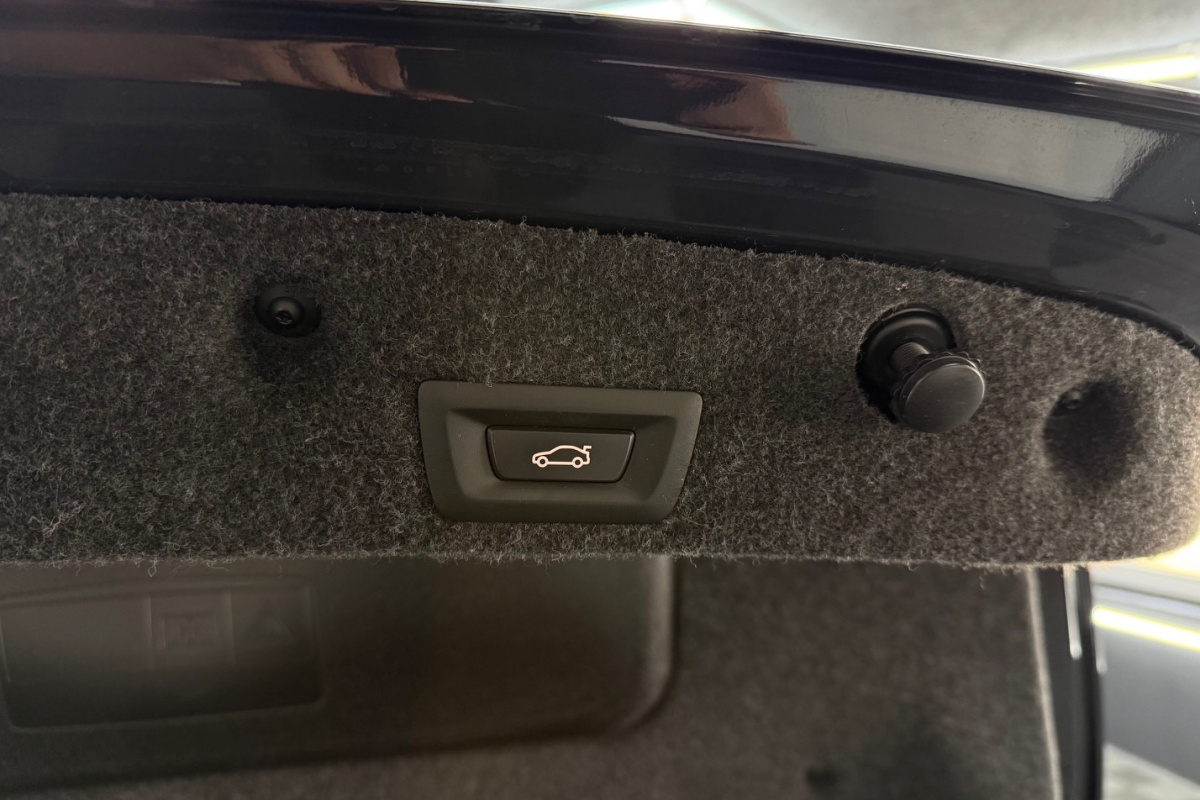 Ponuka vozidiel / BMW Rad 5 530d xDrive - video Ponuka vozidiel / BMW Rad 5 530d xDrive - video