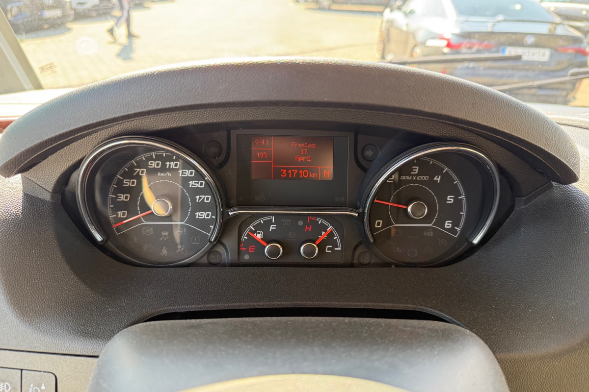 Ponuka vozidiel / Carthago Chic C-Line 2.3 Automat - video