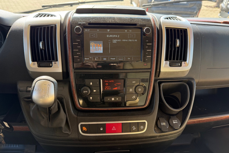  Ponuka vozidiel / Carthago Chic C-Line 2.3 Automat - video