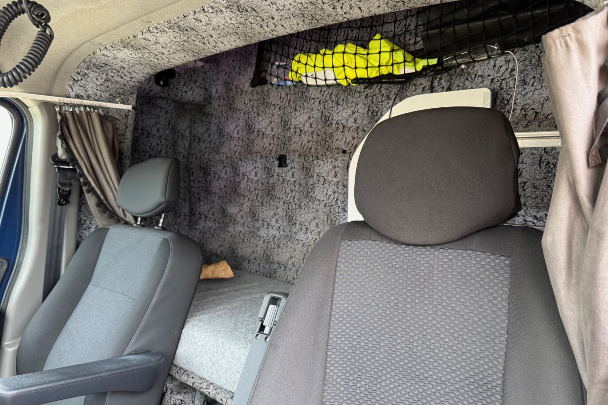 Ponuka vozidiel / Renault Master Plachta 2.3 Hydraulické čelo - video