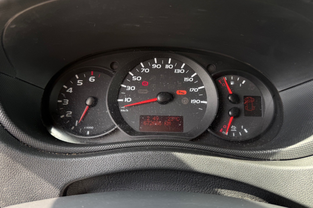 Ponuka vozidiel / Renault Master Plachta 2.3 Hydraulické čelo - video Ponuka vozidiel / Renault Master Plachta 2.3 Hydraulické čelo - video