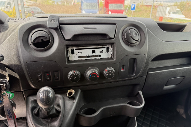 Ponuka vozidiel / Renault Master Plachta 2.3 Hydraulické čelo - video