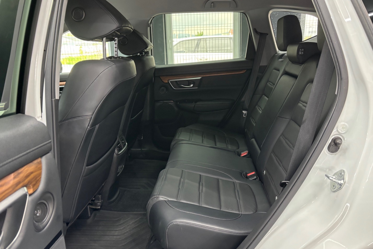 Ponuka vozidiel / Honda CR-V 2.0 I-MMD Hybrid Elegance - video