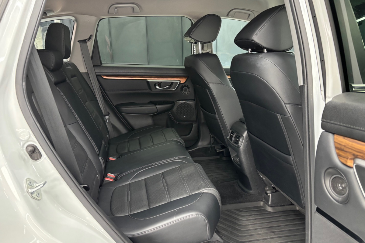 Ponuka vozidiel / Honda CR-V 2.0 I-MMD Hybrid Elegance - video