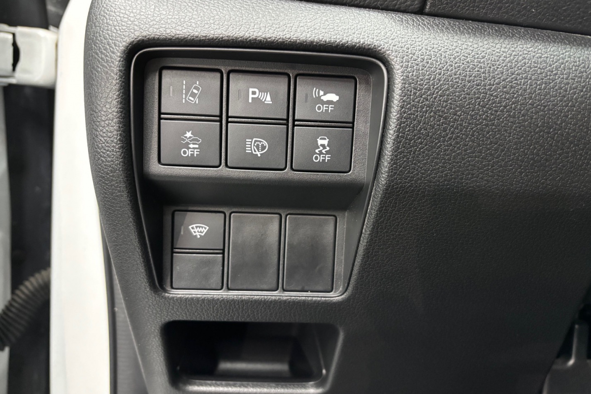 Ponuka vozidiel / Honda CR-V 2.0 I-MMD Hybrid Elegance - video