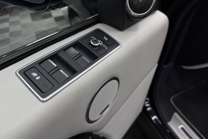  Ponuka vozidiel / Land Rover Range Rover 4.4L SDV8 AB LWB - video