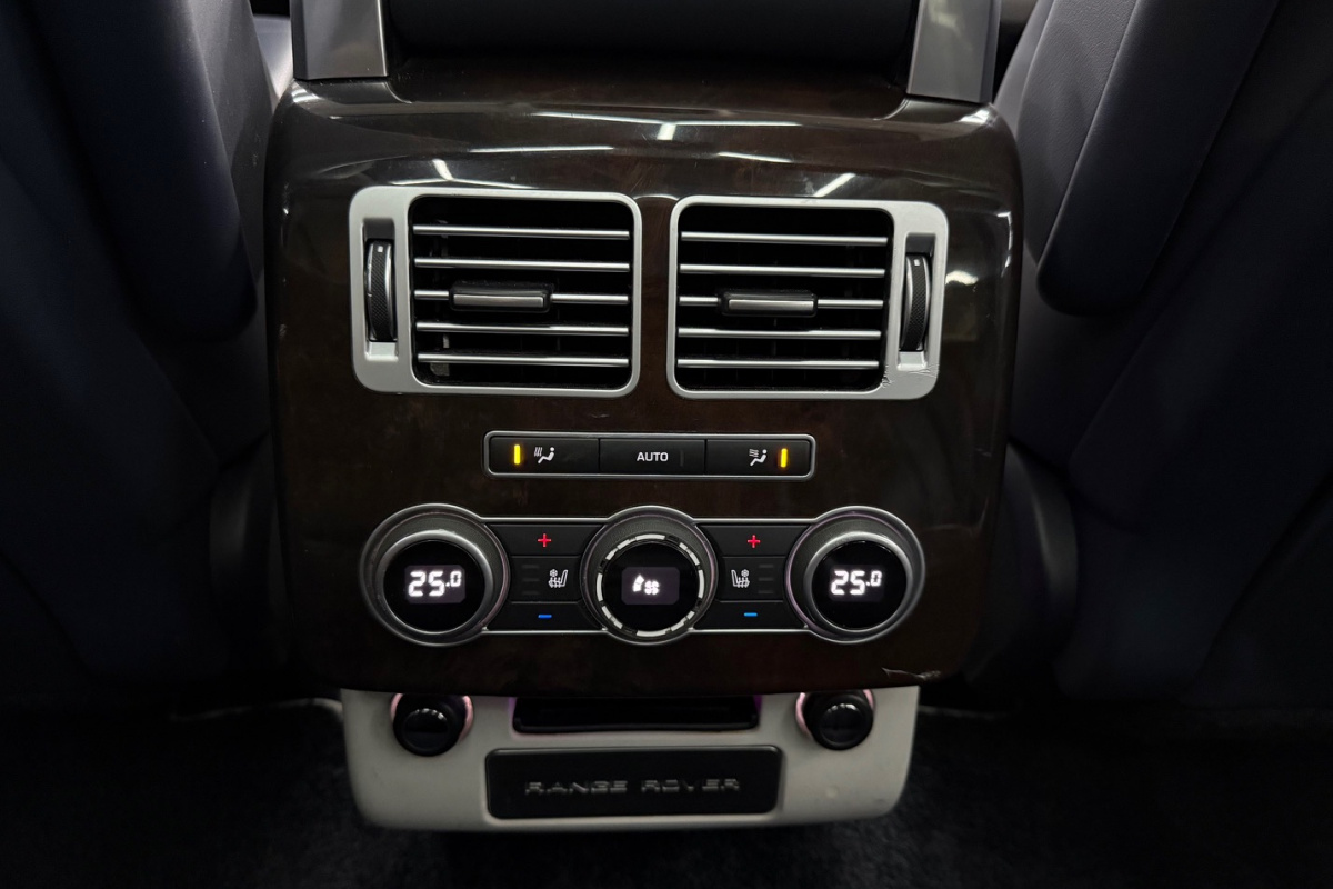 Ponuka vozidiel / Land Rover Range Rover 4.4L SDV8 AB LWB - video