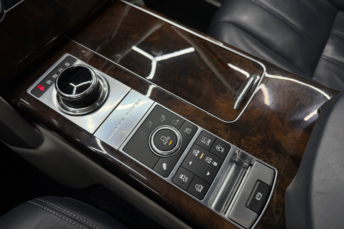 Ponuka vozidiel / Land Rover Range Rover 4.4L SDV8 AB LWB - video