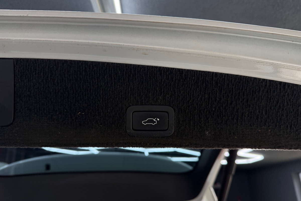 Ponuka vozidiel / Volvo XC60 2.4L D4 4x4 AUTOMAT - video Ponuka vozidiel / Volvo XC60 2.4L D4 4x4 AUTOMAT - video