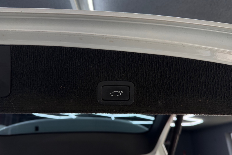 Ponuka vozidiel / Volvo XC60 2.4L D4 4x4 AUTOMAT - video Ponuka vozidiel / Volvo XC60 2.4L D4 4x4 AUTOMAT - video