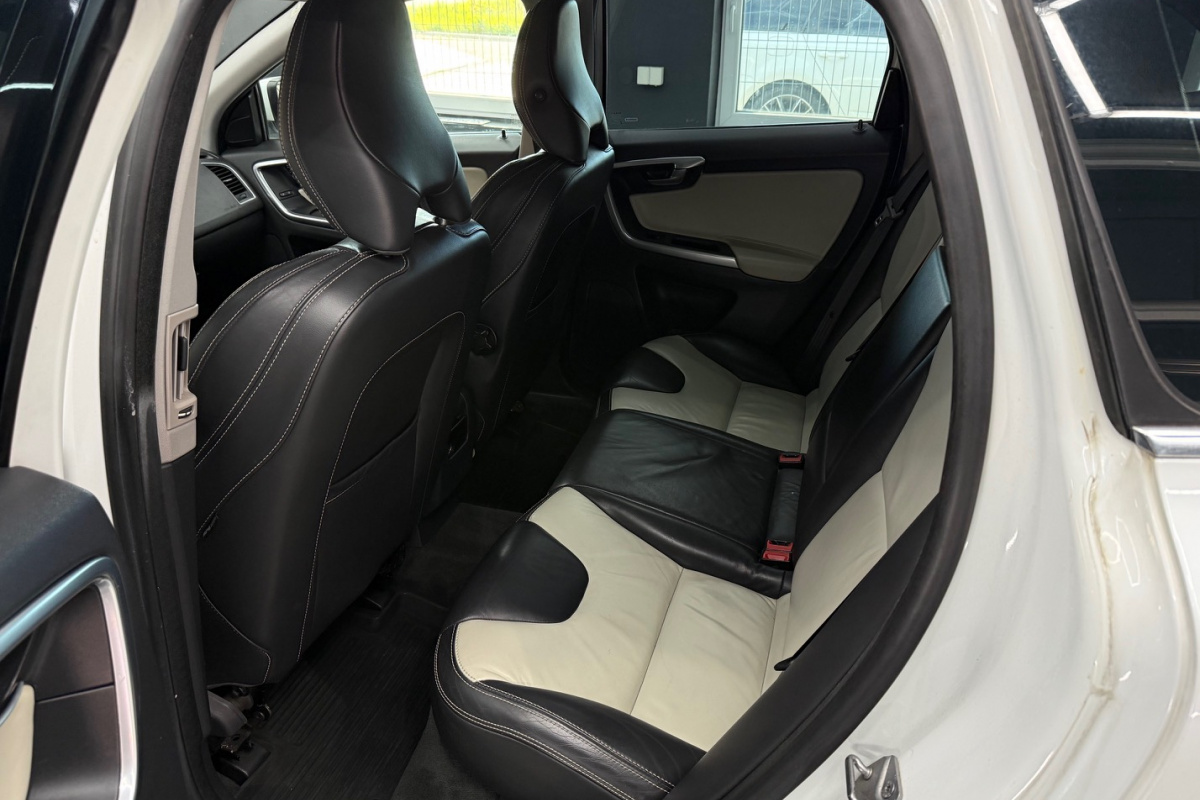 Ponuka vozidiel / Volvo XC60 2.4L D4 4x4 AUTOMAT - video