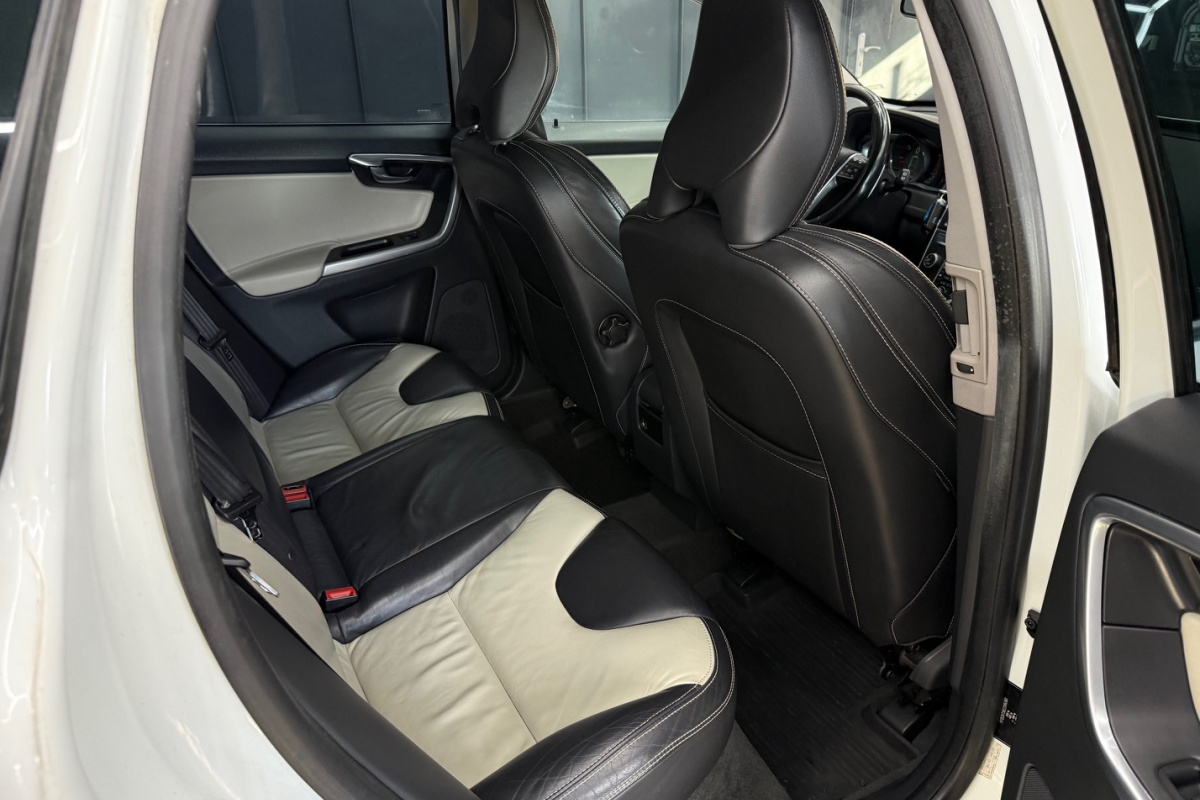 Ponuka vozidiel / Volvo XC60 2.4L D4 4x4 AUTOMAT - video