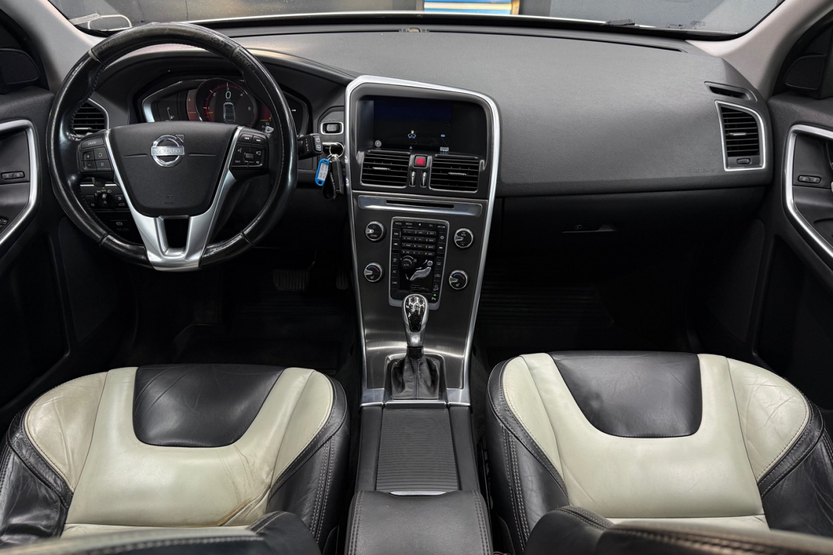 Ponuka vozidiel / Volvo XC60 2.4L D4 4x4 AUTOMAT - video Ponuka vozidiel / Volvo XC60 2.4L D4 4x4 AUTOMAT - video