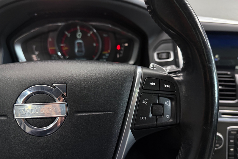  Ponuka vozidiel / Volvo XC60 2.4L D4 4x4 AUTOMAT - video