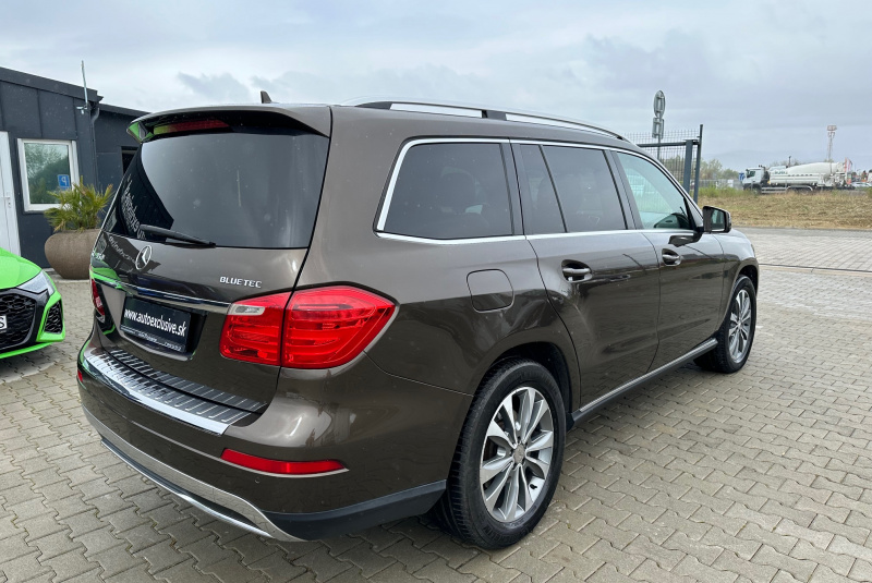  Ponuka vozidiel / Mercedes-Benz GL 350 CDI BlueTEC 4MATIC - video